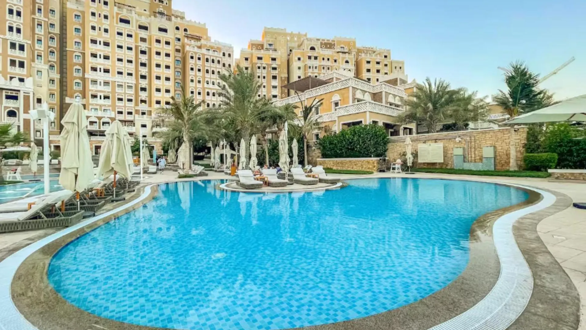 Apartment Bespoke Holiday Homes - Palm Jumeirah - Massive 2 Bedroom With Palm View, Balqis Dubai